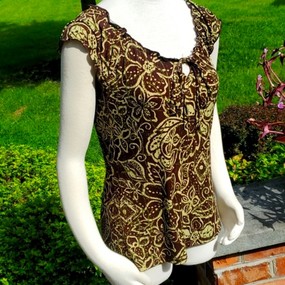 🍃 Carol Rose Green & Brown Patterned Short Sleeve Top